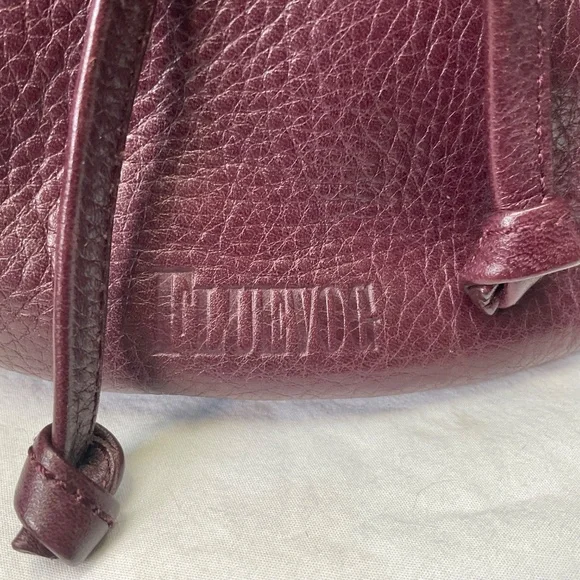 Fleuvog Prepare Pouch Crossbody or Shoulder Bucket Hobo Bag in Burgundy Leather - Picture 3 of 13